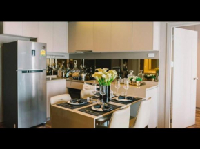 1 room share in condo